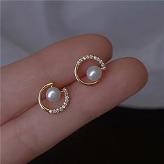 Brand Name: NoEnName_NullMetals Type: Lead-tin AlloyOrigin: CN(Origin)Earring Type: Stud EarringsItem Type: EarringsShape\pattern: RoundGender: WomenStyle: TRENDYMaterial: CRYSTALFine or Fashion: FashionModel Number: LJY0711Back Finding: Push-back Casual Frocks, Elephant Tattoos, Gold Rings Fashion, Gold Ring Designs, Photography Styling, Gold Jewelry Simple