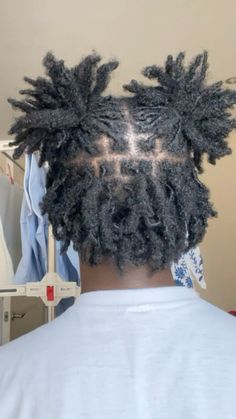 Microlocs On Men, 3 Month Locs, Starter Locs Before And After, 120 Locs, Man With Dreadlocks, Black Man Hair, Short Dreadlocks Hairstyles, Pretty Dreads, Dreads Short Hair