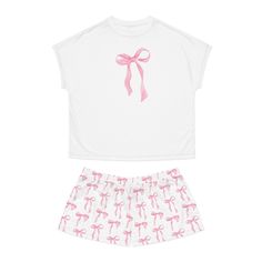 We are loving our latest pink bow coquette pajama set! These cute balletcore pajamas are so great as gifts or everyday! They would even be great for bridesmaids or a bachelorette party! D E T A I L S * Material: 95% polyester, 5% spandex * Relaxed fit S I Z I N G * Sizing runs true to size * Please see size guide in last listing photo for all measurements and information S H I P P I N G * T I M E S * Our items are individually made with love for each of our buyers. Processing time is 2-5 busines Matching Boyfriend Girlfriend Christmas Pajamas, H&m Pajamas, Pink Bow Outfit, Cute Pyjama Sets, Coquette Pjs, Coquette Pajamas, Pyjamas Aesthetic, Cute Pajama Shorts, Preppy Pajamas