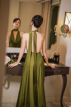 Open Back Long Dress, Silk Dresses Outfit, Robes Glamour, A Line Cocktail Dress, Maxi Dress Wedding Guest, Dress Wedding Guest, Event Dress, Dress Open Back, Prom Dress Inspiration