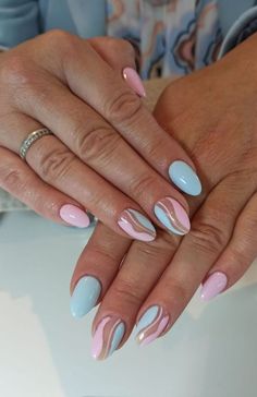 Gender Neutral Nails, Pink And Blue Nails Short, Maternity Shoot Nails, Gender Reveal Nails Short, Light Blue And Pink Nails, Gel Nails Pink And White, Maternity Nails, Nails Pink Ombre