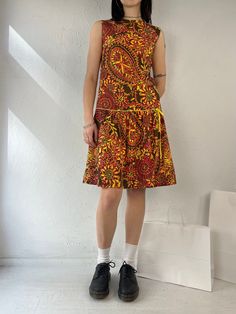 "- Vintage handmade shift dress - Feels like a cotton poly blend - Metal zipper up the back - Beautifully made - No tags Bust: 18\" Waist: 16.5\" Length: 37.5\"" 70s Orange, Dress Medium, Mad Men, Metal Zipper, Dress Clothes For Women, Shift Dress, Dress Outfits, Im Not Perfect, Zipper