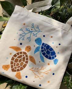 Canvas Tote Bag Painting Ideas, Toat Bag Painting Ideas, Tote Bag Designs Paint, Paint Tote Bag Ideas Easy, Painting Bags Ideas, Painting Canvas Bags, Tote Bag Diy Paint, Tote Bag Design Paint, Totebag Lukis