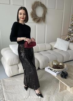 Long Black Sequin Skirt Outfit, Long Sequin Skirt Outfit, Sequin Skirt Outfit Parties, Sequin Maxi Skirt Outfit, Black Sequin Skirt Outfit, Outfit Navidad, Sequin Skirt Outfit, Sequin Skirt Long, Maxi Sequin Skirt