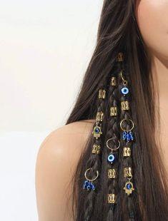 Those hair ring is light weight and stunning as much as in the pictures. Gold Beads In Hair, Hair Assesories Style, Jewels In Hair, Gold Hair Jewelry, Beads Hair Accessories, Hair Jewelry For Braids, Hair Braid Rings, Hair Charms, Dreadlock Accessories