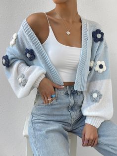 Baby Blue Casual Collar Long Sleeve Fabric Colorblock,Floral  Embellished Slight Stretch Fall/Winter Women Clothing Drop Shoulder Cardigan, Áo Len Cardigan, Cardigan Casual, Neue Outfits, Floral Cardigan, Inspired Outfits, Outfit Casual