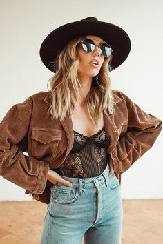 Not Your Boyfriend's Chocolate Corduroy Jacket – 12th Tribe Trendy Outfits 2020, 12th Tribe, Nashville Outfits, Look Retro, Corduroy Jacket, Mode Inspiration, Looks Vintage, Look Cool, Western Fashion