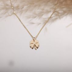 "14K Gold Clover Necklace, 14k Solid Gold Four Leaf Clover Necklace, Leaf Clover Pendant Jewelry, Gold Clover, Christmas Gift Our product weighs 1.45 gr and the chain length is 46 cm. All of our products has the stamp \"585\" on them. (which states that this is real gold) There may be +/- 0.15 change in gram information due to production. Your products will be shipped with free shipping UPS express within 1-3 business days. Quality control has been done. Our products are Anti Allergic. Your orde Rose Gold 14k Gold Charm Necklaces, Elegant 14k Gold Necklaces For Good Luck, Rose Gold 14k Gold Necklaces With Charms, Rose Gold 14k Gold Charms Necklace, Elegant 14k Gold Necklace For Good Luck, Wedding Charm Necklace In 14k Gold, Tarnish Resistant, 14k Gold Engraved Necklace For Good Luck, Wedding 14k Gold Tarnish Resistant Charm Necklace, Elegant Tarnish Resistant Jewelry For Good Luck