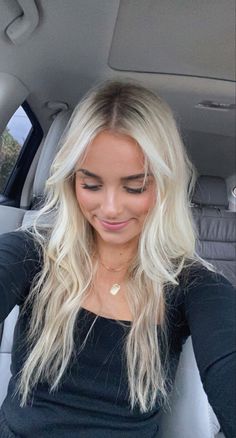 Blended Blonde, Glamorous Curls, Blonde Hair With Roots, Hairstyle Ideas Easy, Icy Blonde Hair