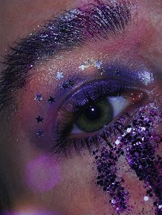 Men Glitter Makeup, Kesha Concert, Guys Makeup, Glitter Face Paint, Euphoria Makeup, Face Art Makeup, Birthday Makeup, Glitter Face, Star Makeup