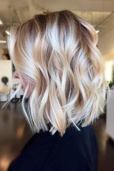 Blond Balayage, Cool Blonde Hair, Medium Length Hair With Layers, Wavy Bobs, Short Hair Balayage, Brown Blonde Hair, Ombre Hair Color, Short Blonde Hair, Ash Blonde