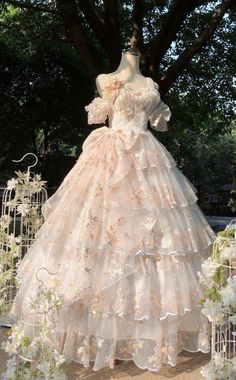 Pretty Quinceanera Dresses, Gaun Fashion, Princess Ball Gowns, Prom Dress Inspiration, Pretty Prom Dresses