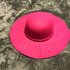 Fuchsia Color Hat Never Worn Pink Felt Hat For Beach In Spring, Pink Felt Hat For Spring Beach Days, Pink Felt Hat For Spring Beach Outings, Pink Felt Hat For Spring Beach Occasions, Pink Flat Brim Felt Hat For Spring, Pink Flat Brim Felt Hat, Pink Wide Brim Felt Hat For Spring, Casual Pink Wide Brim Felt Hat, Pink Fedora Felt Hat For Beach