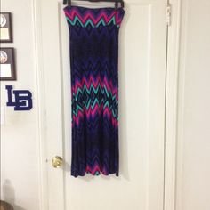 Printed Maxi Skirt! Never Worn! Casual Fitted Pink Maxi Skirt, Casual Fitted Multicolor Maxi Skirt, Fitted Multicolor Casual Maxi Skirt, Fitted Casual Multicolor Maxi Skirt, Pink Stretch Maxi Skirt, Casual Blue Stretch Maxi Skirt, Casual Multicolor Stretch Skirt, Casual Stretch Multicolor Skirt, Casual Stretch Purple Skirt