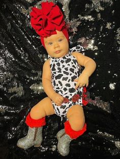 Custom Cow romper with red ruffles and tie Country Babies, Cow Outfits, Western Baby, Strawberry Cow, Pretty Knives, Western Babies, Preppy Clothes, Baby Cow