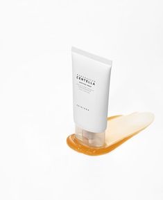 Sunscreen Cream Photography, Facial Wash Photography, Sunscreen Product Photography, Cosmetic Website, Body Illuminator, Macro Food Photography, Yellow Concealer, Minimal Skincare, Face Masque