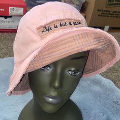 Nwt Beautiful Bucket Hat Light Up Words, Boat Hair, Pink Bucket Hat, White Bucket Hat, Brown Beanie, Bucket Hat Summer, Christmas Beanie, Black Cowgirl, Pom Pom Beanie Hat