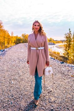 Long cardigan, jeans and high heels - casual fall outfit for women. Click the link to shop this look Fall style guide, fall fashion trends, fall fashion 2023, fall outfit ideas, fall cardigan, fall outfits, women’s outfits, fall vibes. Fall Outfit For Women, Fashion 2023 Fall, Fall Fashion 2023, Fashion Trends Fall, Cardigan Jeans, Casual Fall Outfit, Outfit Ideas Fall, Fall Style Guide, Heels Casual