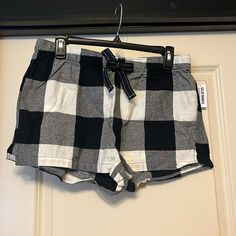 Old Navy Plaid Sleep Shorts Never Worn - New With Tags Size Medium Black Sleep Bottoms Short Length, Black Short Sleep Bottoms, Black Cotton Pajama Shorts With Elastic Waistband, Casual Black Short Sleepwear, Black Casual Short Sleepwear, Casual Black Short Length Sleepwear, Black Casual Short Length Sleepwear, Casual Black Sleepwear With Elastic Waistband, Casual Black Bottoms For Daywear