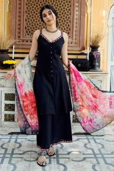 Designer Kurti Designs Latest, Kurta Women Design, Kurti Back Designs Latest, Decent Outfits For Women, Unique Kurta Designs Women, Latest Suit Design 2024 For Women, Co Sets Outfits, Stylish Kurti Designs Latest, Kurti Designs Latest Fashion