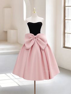 Pink Short Prom Dress, Prom Dress Cute, Simpul Dasi, Cotillion Dresses, Simple Homecoming Dresses, Prom Dresses Simple, Pink Dress Short, Cute Homecoming Dresses, Modest Dresses Casual