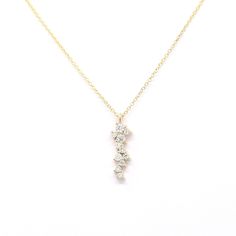 Diamond Cluster Necklace, Dainty Diamond Band, Diamond Drop Pendant, Diamond Pendants Designs, Wedding Ring Necklaces, Diamond Necklace Designs, Diamond Pendants, Family Jewellery, Cluster Necklace