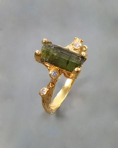 Boho chic statement ring with natural raw green tourmaline in a long bar shape. Stunning and bold, just as you are! :) ♥ The design can be made with gemstones of your choosing ♥ Each order will be gift wrapped beautifully ♥ QUALITY: Each item is stamped according to US regulations.  ➤ Orders of $550 and more will be qualified for free UPS International Express shipping (2-3 days). ------   *DIMENSIONS*  ------ ♥ Ring Size: 7.5 US. All other sizes will be made to order Main Metal: 925 Sterling Si Gold Goth, Rough Gemstone Ring, Raw Crystal Ring, Chic Rings, Raw Stone Ring, Bar Ring, Tourmaline Ring, Shiny Things, Crystal Ring