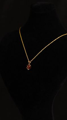 14k Solid Gold Carnelian Necklace, Filigree Agate Pendant, Red Carnelian Choker, Crystal Antique Necklace with Rope Chain, Gifts for Mom • Pendant height: 15 mm (Pendant loop included) • Pendant width: 9 mm • The thickness of the rope chain is 1,2 mm. • At the time of purchase, you can choose the chain length as 16" (40 cm), 18" (45 cm), 20" (50 cm), 22" (55 cm), 24" (60 cm) or 26" (65 cm). • The length of the chain used in the photo is 18 inches. Formal Amber Agate Jewelry, Yellow Gold Carnelian Jewelry With Polished Finish, Gold Teardrop Agate Necklace, Elegant Carnelian Round Pendant Jewelry, Gold Carnelian Jewelry With Polished Finish, Formal Gold Carnelian Jewelry, Formal Carnelian Pendant Necklace, Formal Amber Birthstone Necklace, Elegant Carnelian Round Pendant Necklace