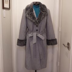 - Long Wineter Coat - Size 18/20 - Fur Collar - Comes With Extra Button -Nwt - Thick Material Silver Leather Jacket, Patagonia Torrentshell, Seersucker Blazer, Brown Corduroy Jacket, Cozy Jacket, Printed Robe, Belted Trench Coat, Belted Jacket, Distressed Denim Jacket