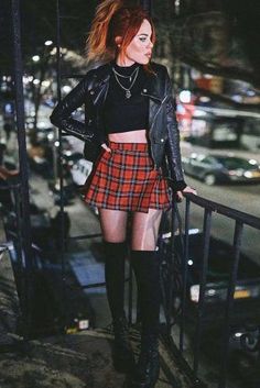 Stil Rock, Outfits Uni, Clothing Aesthetics, Hipster Grunge, Style Gothic, Cool Summer Outfits, Skirt Denim