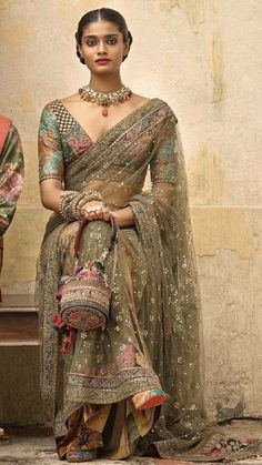 Sabyasachi Sarees, Sari Dress, Salwar Kamiz, Desi Clothes, Indian Couture, Stylish Sarees, Indian Sari, Indian Attire, Manish