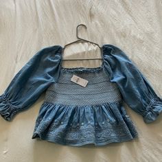 Never Worn Nwt American Eagle Shirts Women, American Eagle Crop Top, Black Lace Tank Top, American Eagle Shirt, American Eagle Top, Hooded Flannel, Tank Top Straps, Small Crop Tops, Floral Crop Tops