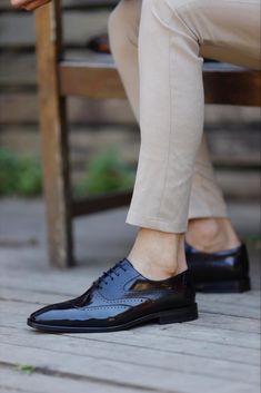 Production :Collection : SPRING / SUMMER 22-23color :Black Material content: % 100 neolite sole Available size:- 39-40-41-42-43-44 Black Brogues, Gentleman's Wardrobe, Black Shoe, Summer 22, Brogue Shoes, Loafer Sneakers, Modern Gentleman, Classic Shoes, Monk Strap