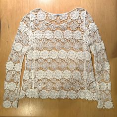 Acemi White Crochet Open Knit Long Sleeve Top Excellent Like New Condition ~ Never Worn Measurements Lying Flat: Armpit To Armpit: Approx. 20” Across Length: Approx. 24” Shoulder To Hem Brand: Acemi Size: Women’s Medium Color: White Material: 100% Cotton Style # Y5373 Rn# 146812 Care: Hand Wash With Cold Water. Do Not Bleach. Do Not Iron. Hang Or Line Dry. See All Photos Of Item As They Are Part Of The Description. Please Contact Me With Any Questions Before Purchase. I'm Happy To Answer All Que Spring Lace Fitted Knit Top, Fitted Lace Knit Top For Spring, Crew Neck Crochet Lace Top, White Open Knit Lace Top, White Bohemian Knit Top With Crochet Lace, Bohemian Pointelle Knit Stretch Tops, Bohemian Stretch Pointelle Knit Tops, Spring Crochet Top With Crew Neck, White Lace Top With Open Knit Detail