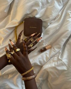 Black Luxury, Jewelry Picture, Jewelry Fashion Trends, Brown Aesthetic, 2023 Vision