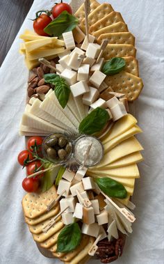 Cheese board • The perfect summer italian cheese board 🧀🍅🫒 Cheese Board Italian, Garden Party Cheese Board, Italian Food Platter, Cheese Board Presentation, Italian Cheese Platter, Cheese Board Without Meat, Cheese Plater Ideas Party Platters, Cheeseplate Cheese Boards, Italian Catering Ideas