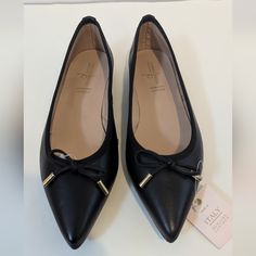 Step Out In Style With These Beautiful Black Leather Flat Shoes From Riccardo Boccia. Made With Genuine Leather, These Shoes Are Perfect For Any Fashion-Conscious Woman. The Size 8 Shoes Feature A Comfortable And Stylish Design That Is Suitable For Any Occasion. The Flat Sole Provides All-Day Comfort, Making Them Perfect For Everyday Wear. The Shoes Come In A Classic Black Color That Will Match Any Outfit. Whether You're Running Errands Or Heading To Work, These Shoes Will Complete Any Look. Add Elegant Black Low Heel Flats, Elegant Black Flats With Low Heel, Elegant Black Synthetic Flats, Chic Black Flats For Workwear, Elegant Flat Court Shoes For Fall, Chic Black Low Heel Flats, Chic Flat Leather Court Shoes, Chic Black Flats With Low Heel, Chic Flat Court Shoes For Office