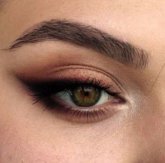 Mekap Mata, Makeup List, Smoky Eyes, Colorful Eye Makeup, Make Up Brush, Makeup Eye Looks, Natural Eyes