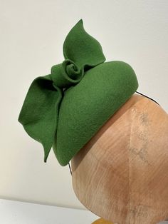 This is kiwi green version of our popular beret Pink. 100% wool felt. Perfect for wedding or spring racing  One size approximately 15/17cm underneath Green Piercing, Hat Wedding Guest, Wedding Guest Hat, Wedding Hats For Guests, Formal Hat, Mini Hat, Couture Hats, Hat Wedding, Hat Fascinator