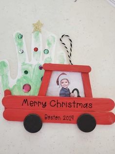 Preschool Christmas Gifts, Baby Christmas Crafts, Jul Diy, December Crafts, Christmas Crafts For Toddlers, Preschool Christmas Crafts, Toddler Arts And Crafts, Christmas Gifts For Parents, Christmas Arts And Crafts