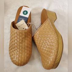 Universal Thread Womens Size 6 Magnolia Clogs Light Brown Woven Faux Leather Clog Brand New With Tags! No Box. Add 2 Items With The Same Price That Has And Get It For A Cheap Price Size: 6 Color: Light Brown / Tan Style Number: N/A Style Name: Magnolia Material: Faux Leather Made In China. Synthetic Clogs With Leather Footbed And Wedge Heel, Synthetic Wedge Heel Clogs With Leather Footbed, Synthetic Mules With Leather Footbed And Round Toe, Spring Closed Toe Synthetic Clogs, Spring Synthetic Closed Toe Clogs, Faux Leather Platform Clogs With Closed Toe, Comfortable Leather Clogs With Woven Sole, Platform Clogs With Faux Leather And Closed Toe, Faux Leather Closed Toe Platform Clogs