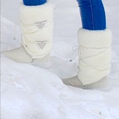 Oscar Sport Tall Wrap Faux-Fur Boots. Warm And Comfortable. Great Condition, Free Of Stains. White Sheepskin Boots For Winter, White Sheepskin Winter Boots, Winter White Sheepskin Boots, White Faux Fur Trimmed Boots, Sport Boots, Faux Fur Boots, Fur Boots, Book Decor, Winter Rain