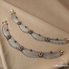 Innovative Dress, Anklets Design, Bridal Dresses Ideas, Antique Silver Anklet, Payal Designs Silver, Nakoda Payals, Trendy Silver Jewelry, Silver Anklets Designs, Silver Payal