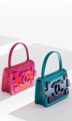 Chanel flap bags ~ Plexiglas, patent calfskin Moda Chanel, Handbags Collection, Chanel Flap Bag, Womens Handbags, Luxury Purses, Fancy Bags, Pretty Bags, Chanel Fashion, Backpack Bag