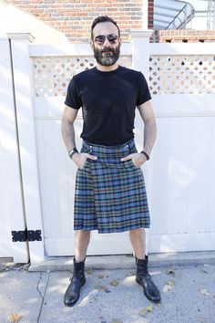 ANCIENT HUNTER TARTAN KILT Fitted Knee-length Plaid Bottoms, Fitted Scottish Pleated Skirt, Kilt Pattern, Kilts For Sale, Great Kilt, Modern Kilts, Guys In Skirts, Scottish Clothing, Tartan Clothing