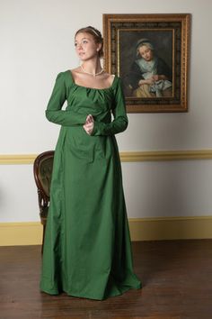 Emerald Green Long Sleeve | Regency Gown - Samson Historical Luxury Victorian Regency Dress For Medieval Festivals, Luxury Long Sleeve Historical Dress, Luxury Regency Style Gown For Costume Party, Luxury Regency Style Gown For Costumes, Luxury Regency Style Evening Dress, Hurrem Sultan Dresses Green, 1800 Green Dress, Luxury Regency Style Gown For Costume Events, Empire Dress History Regency Era