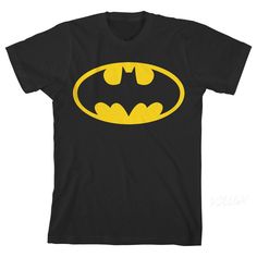 It doesn’t get more classic than this youth black graphic tee. The Bat Signal tee features a big, colorful graphic that has been professionally printed to ensure long-lasting print quality. The Batman fan apparel is an apt black, and has short sleeves for comfort and style in any weather. The classic comic book apparel is made of 100percent preshrunk cotton jersey. It can be machine washed in cold water with like colors, then tumble dried for easy care. As an officially licensed product, this Ba Black Fan Apparel T-shirt With Logo Print, Pop Culture T-shirt With Logo Print, Black Pop Culture T-shirt For Streetwear, Black Fan Apparel T-shirt With Graphic Design, Black Pop Culture Top With Letter Print, Black Crew Neck T-shirt With Pop Culture Style, Retro Black T-shirt With Front Print, Black Short Sleeve T-shirt Pop Culture, Retro Black Tops With Logo Print