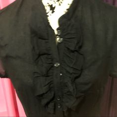 Linen Top H&M Size 12 Color: Black Black Casual Blouse From H&m, Casual Black Blouse By H&m, H&m Black Casual Blouse, H&m Casual Black Blouse, Elegant Black Tops By H&m, Fitted Black Blouse For Daywear, Black Fitted Tops For Daywear, Fitted Black Top For Daywear, Fitted H&m Blouse For Daywear