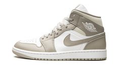 Air Jordan 1 Mid Linen, Jordan 1 Mid Linen, Doudoune The North Face, Retro Jordans, Original Air Jordans, Nike X Travis Scott, Retro Basketball Shoes, Low Air Jordan 1, Retro Basketball