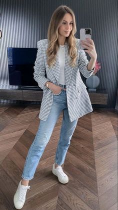 Elegantes Outfit Damen, Smart Casual Women Outfits, Lawyer Fashion, Smart Casual Work Outfit, Casual Work Outfits Women, Casual Outfits For Work, Business Casual Outfits For Women, Business Casual Outfits For Work